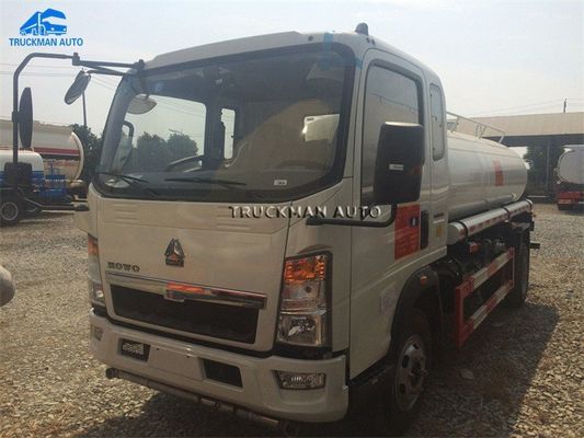 SINOTRUK HOWO 5000 Liter Water Truck In Construction Site