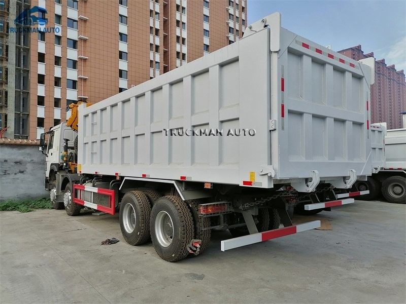 50 Tons 23.5m3 Sinotruk Dump Truck With Crane